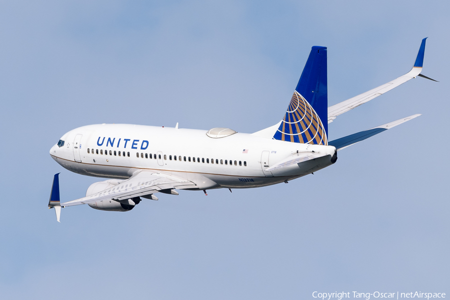 United Airlines Boeing 737-724 (N13718) | Photo 470332