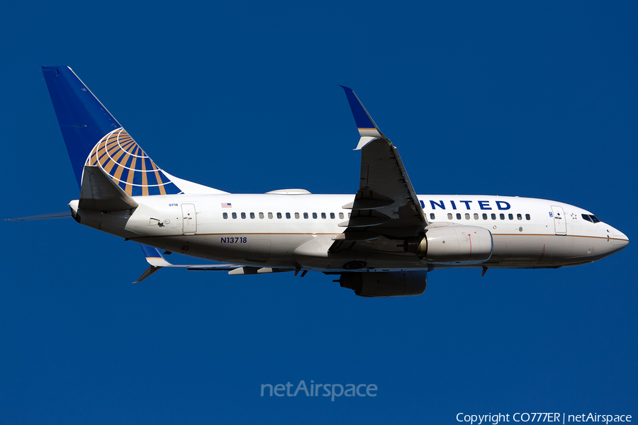 United Airlines Boeing 737-724 (N13718) | Photo 263843