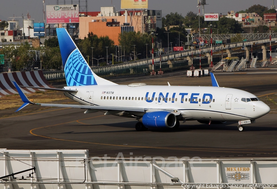 United Airlines Boeing 737-724 (N13718) | Photo 554377