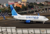 United Airlines Boeing 737-724 (N13718) at  Mexico City - Lic. Benito Juarez International, Mexico