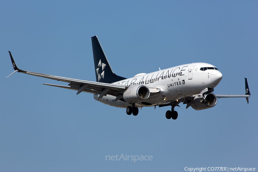 United Airlines Boeing 737-724 (N13720) | Photo 136179