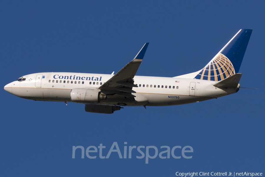 Continental Airlines Boeing 737-724 (N13750) | Photo 41863