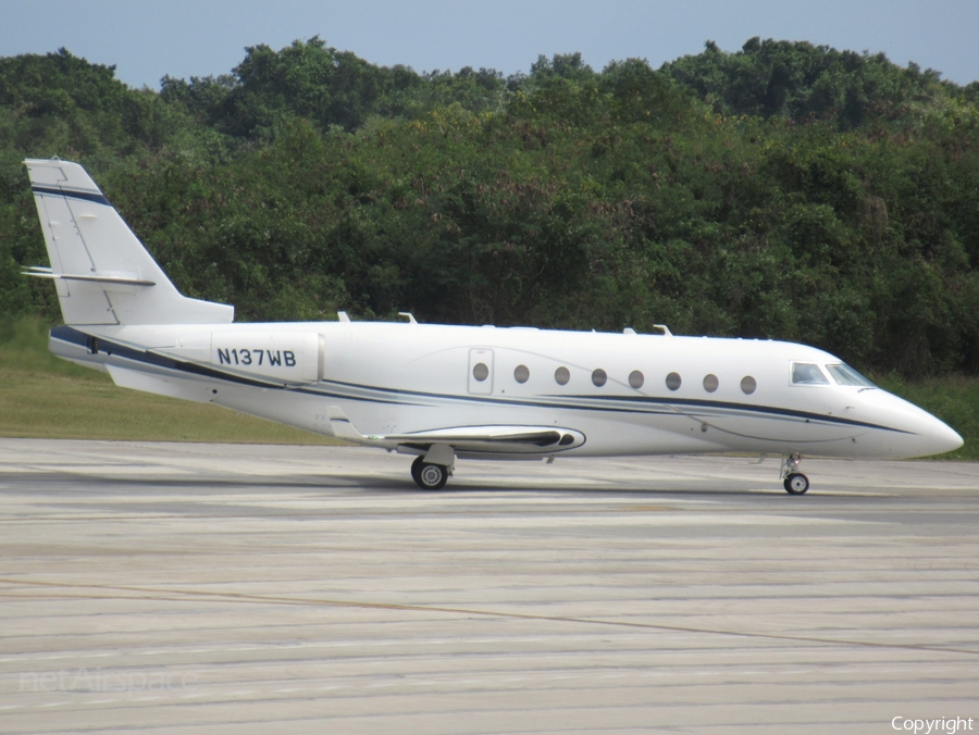 Talon Air Gulfstream G200 (N137WB) | Photo 372650