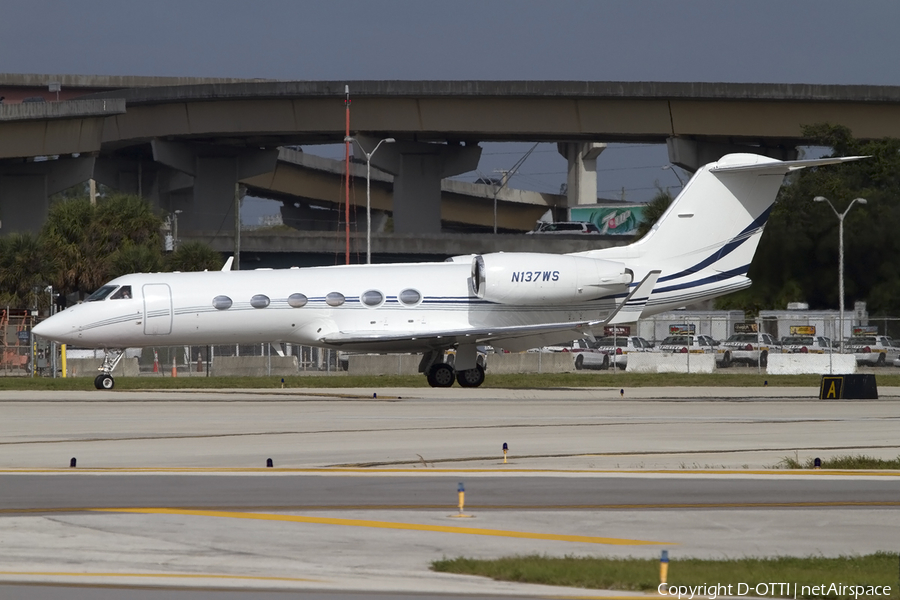 (Private) Gulfstream G-IV SP (N137WS) | Photo 422539