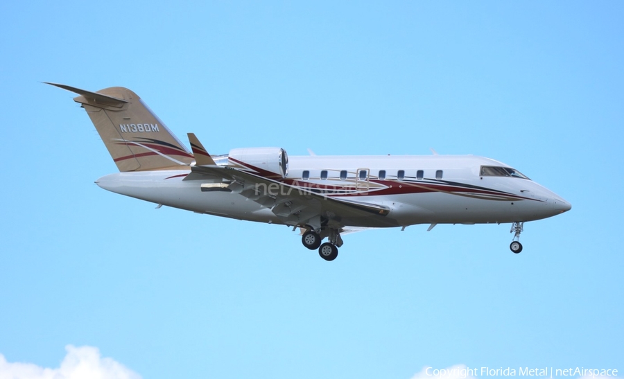 (Private) Bombardier CL-600-2B16 Challenger 605 (N138DM) | Photo 299908