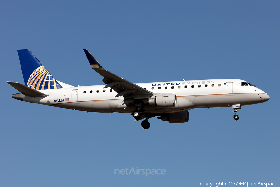 United Express (SkyWest Airlines) Embraer ERJ-175LR (ERJ-170-200LR) (N138SY) | Photo 235048