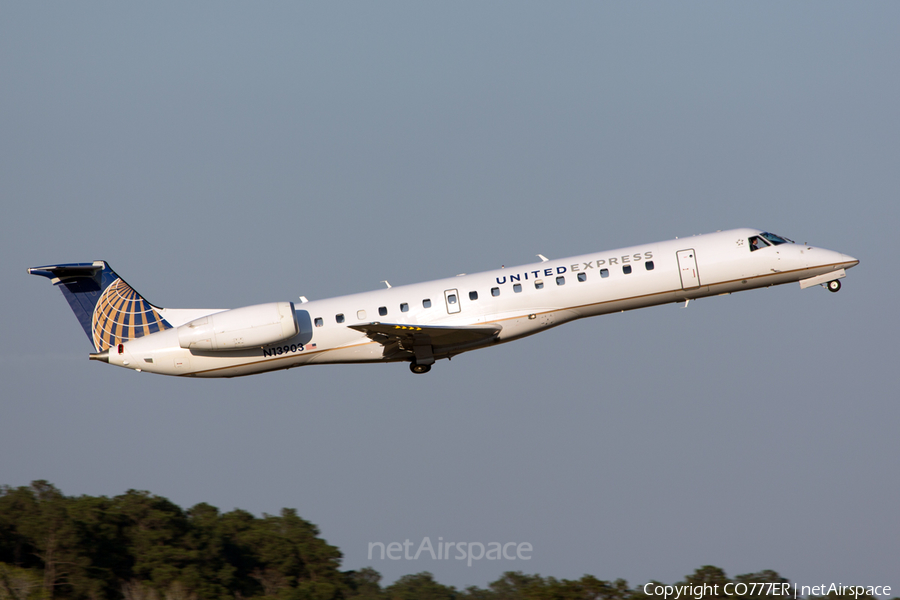 United Express (ExpressJet Airlines) Embraer ERJ-145LR (N13903) | Photo 45393