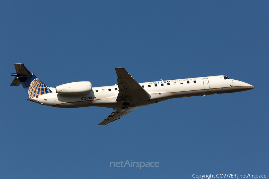 United Express (ExpressJet Airlines) Embraer ERJ-145LR (N13913) | Photo 175404