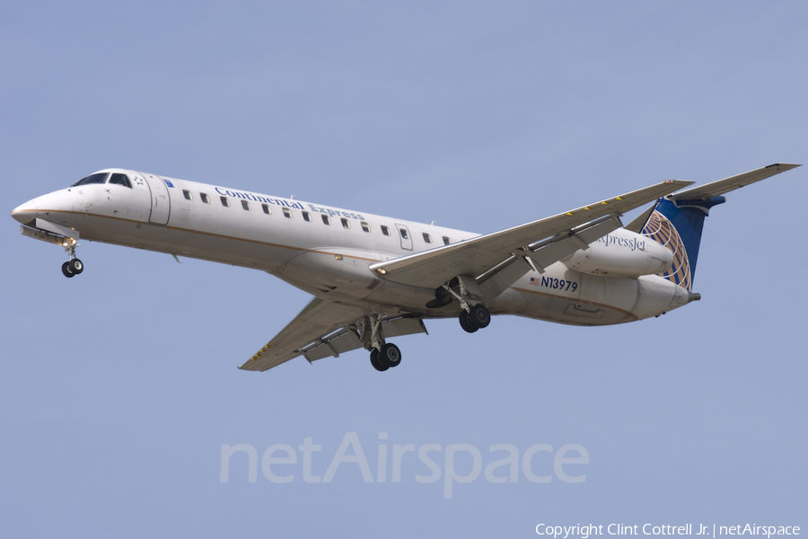 Continental Express (ExpressJet) Embraer ERJ-145LR (N13979) | Photo 41872