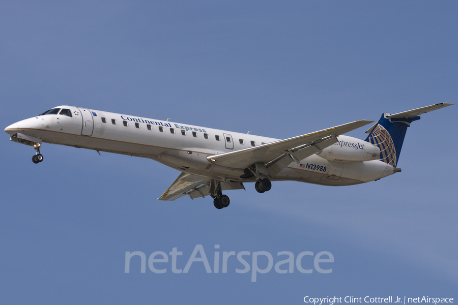 Continental Express (ExpressJet) Embraer ERJ-145LR (N13988) | Photo 41873