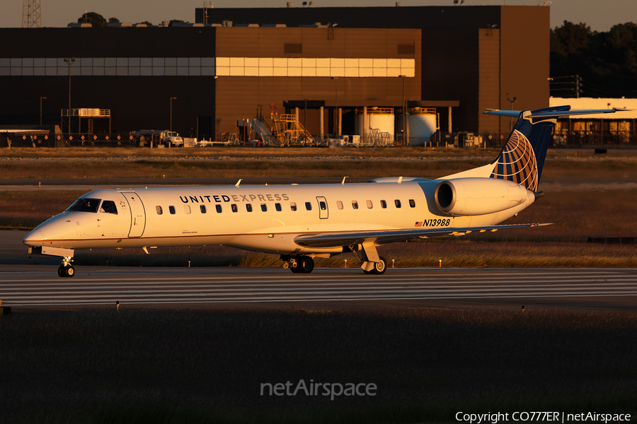 United Express (ExpressJet Airlines) Embraer ERJ-145LR (N13988) | Photo 395613