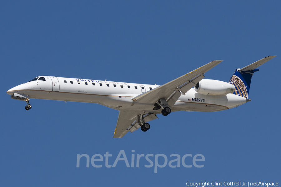 United Express (ExpressJet Airlines) Embraer ERJ-145LR (N13995) | Photo 41869