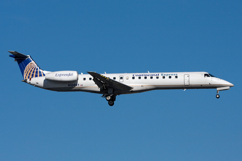 Continental Express (ExpressJet) Embraer ERJ-145LR (N13997) at  Newark - Liberty International, United States