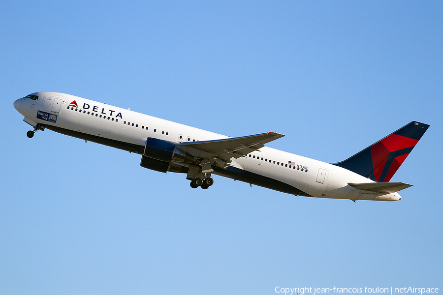 Delta Air Lines Boeing 767-332 (N139DL) | Photo 109374