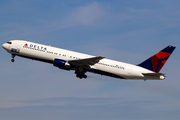 Delta Air Lines Boeing 767-332 (N139DL) at  Los Angeles - International, United States