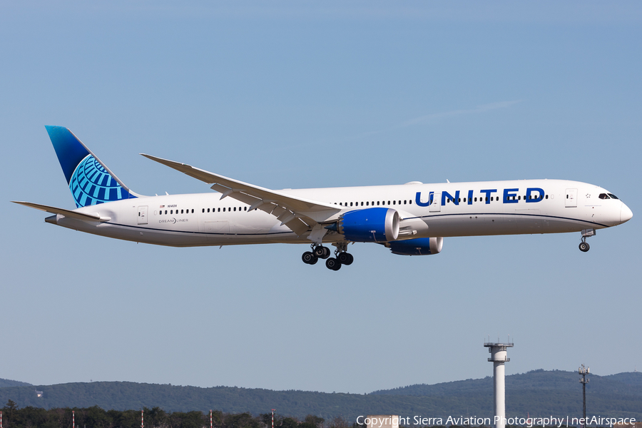 United Airlines Boeing 787-10 Dreamliner (N14011) | Photo 387169