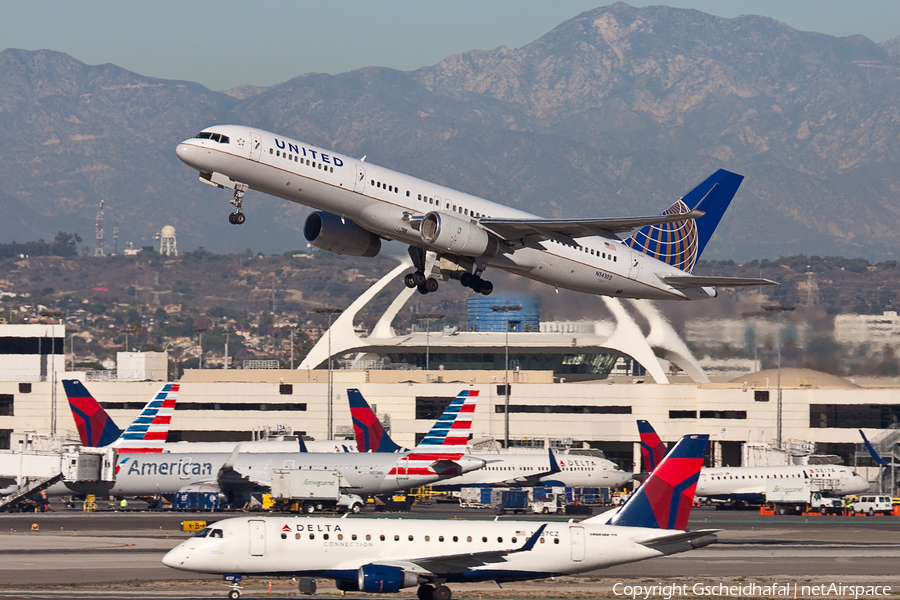 Continental Airlines Boeing 757-224 (N14102) | Photo 67231