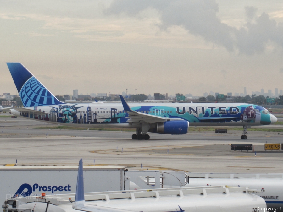 United Airlines Boeing 757-224 (N14102) | Photo 468667