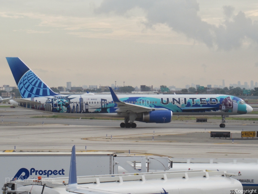 United Airlines Boeing 757-224 (N14102) | Photo 468667