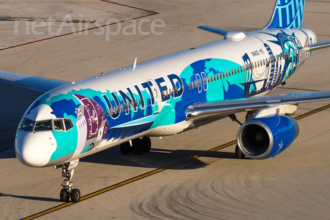 United Airlines Boeing 757-224 (N14102) at  Ft. Lauderdale - International, United States