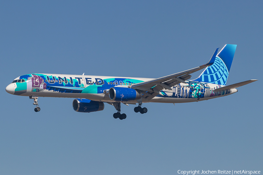 United Airlines Boeing 757-224 (N14102) | Photo 371136