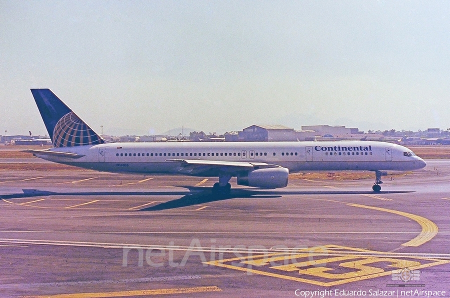 Continental Airlines Boeing 757-224 (N14106) | Photo 412430