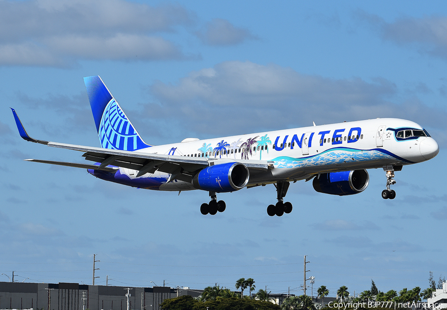 United Airlines Boeing 757-224 (N14106) | Photo 368491