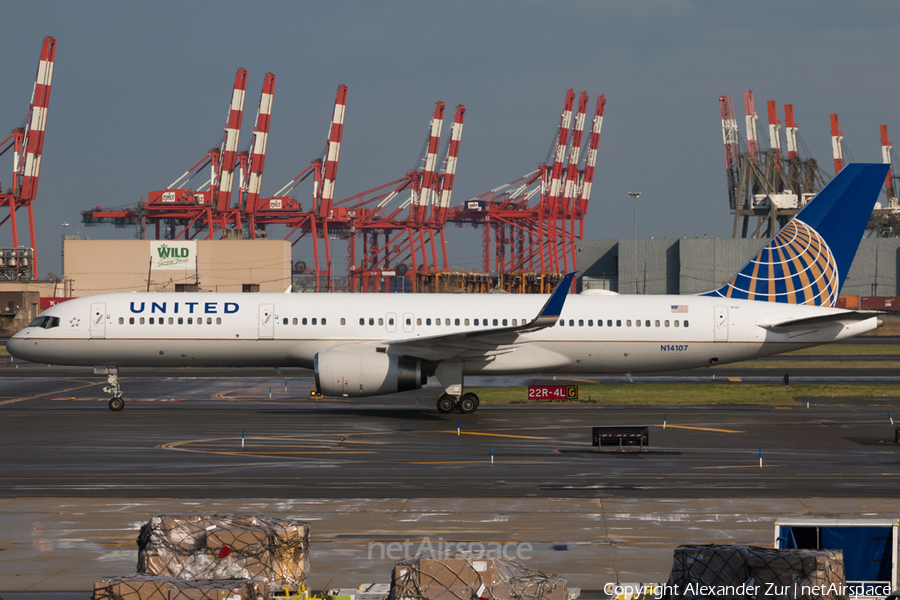 United Airlines Boeing 757-224 (N14107) | Photo 158695