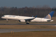 United Airlines Boeing 757-224 (N14118) at  Hamburg - Fuhlsbuettel (Helmut Schmidt), Germany