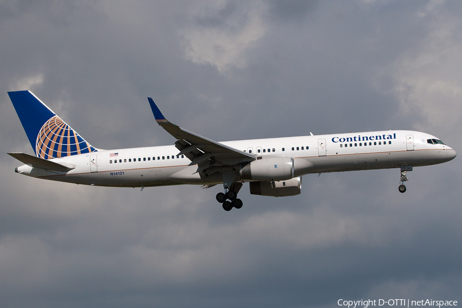 Continental Airlines Boeing 757-224 (N14121) | Photo 214430