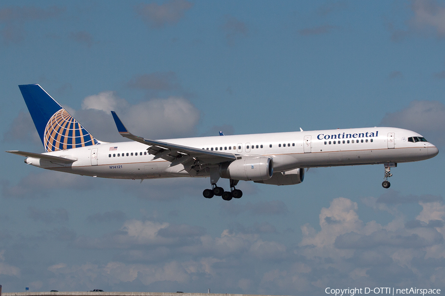 Continental Airlines Boeing 757-224 (N14121) | Photo 234011