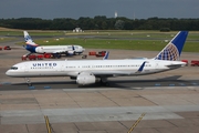 United Airlines Boeing 757-224 (N14121) at  Hamburg - Fuhlsbuettel (Helmut Schmidt), Germany