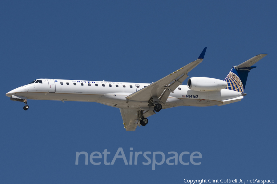 United Express (ExpressJet Airlines) Embraer ERJ-145XR (N14162) | Photo 41877