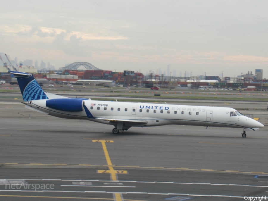 United Express (ExpressJet Airlines) Embraer ERJ-145XR (N14186) | Photo 468680