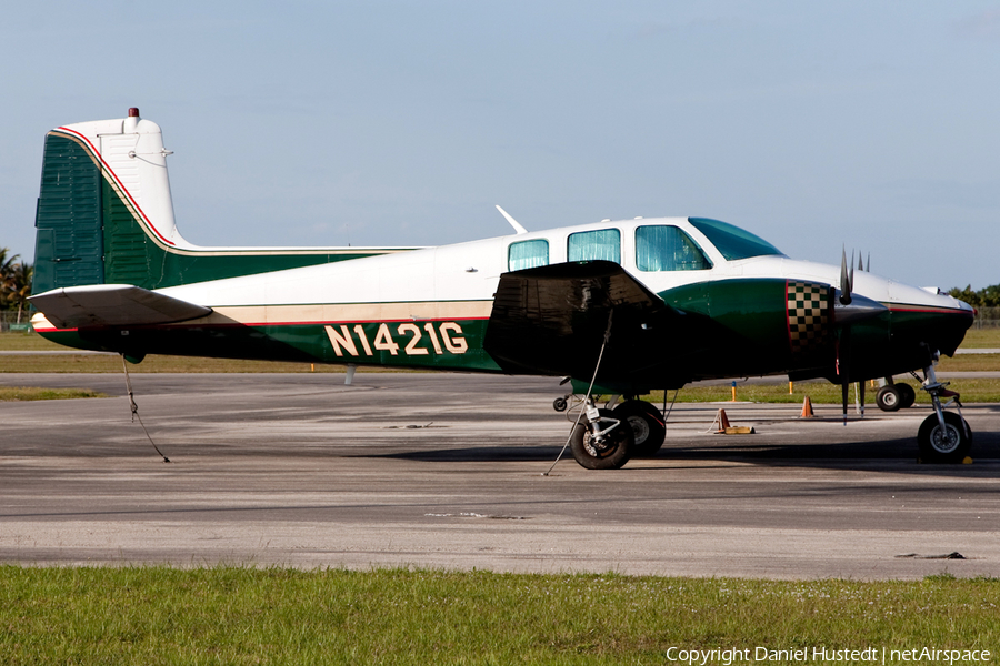 (Private) Beech D50E Twin Bonanza (N1421G) | Photo 513599