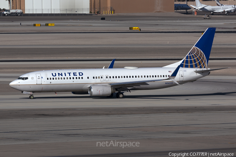 United Airlines Boeing 737-824 (N14235) | Photo 395829