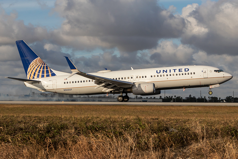 United Airlines Boeing 737-824 (N14237) at  Miami - International, United States