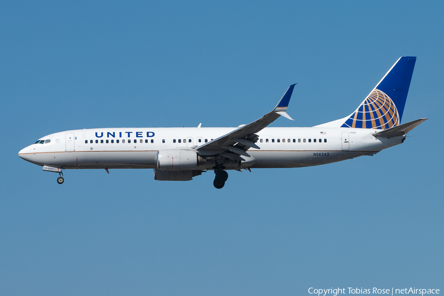 United Airlines Boeing 737-824 (N14242) | Photo 300734