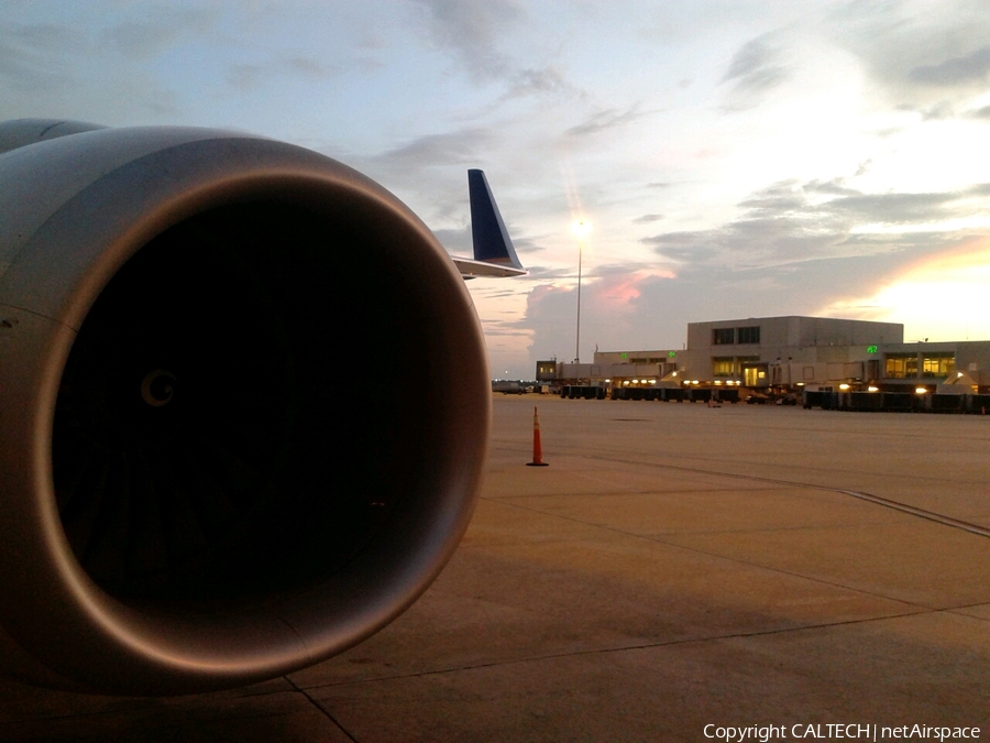 United Airlines Boeing 737-824 (N14242) | Photo 10210