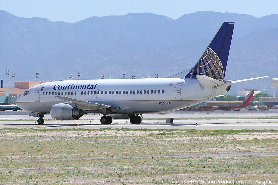 Continental Airlines Boeing 737-3T0 (N14324) | Photo 2906