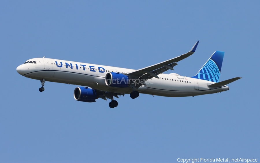 United Airlines Airbus A321-271NX (N14502) | Photo 681395
