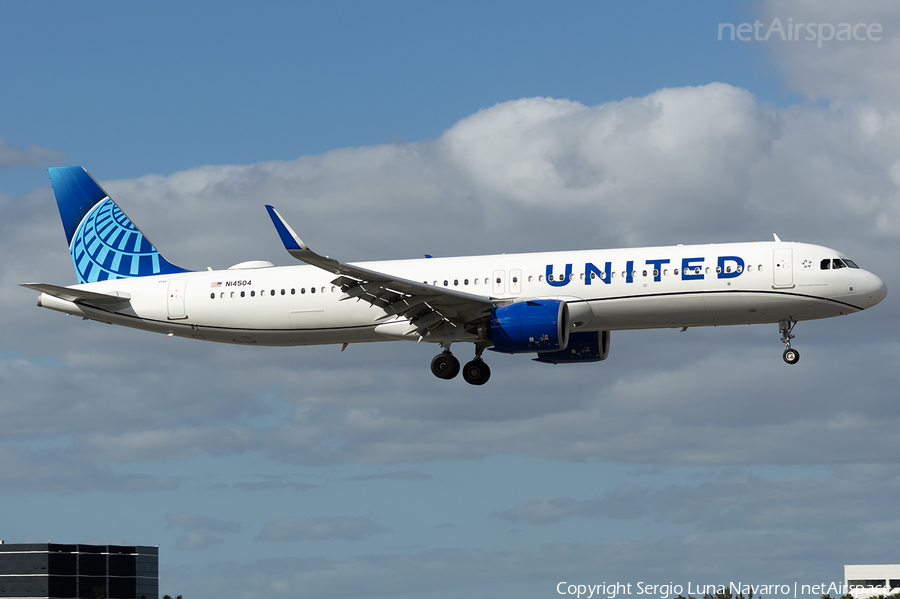United Airlines Airbus A321-271NX (N14504) | Photo 673343