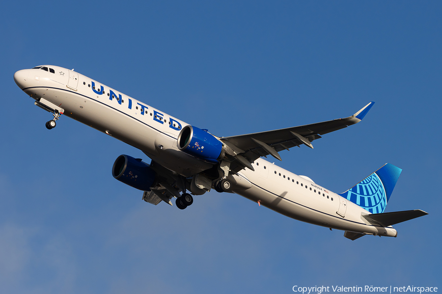 United Airlines Airbus A321-271NX (N14504) | Photo 608942