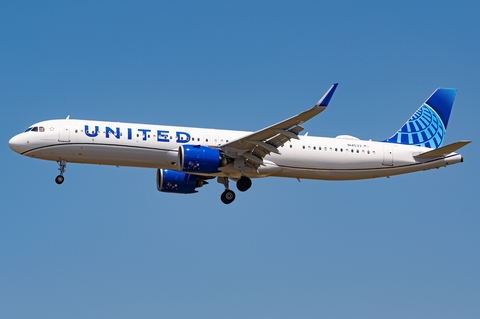 United Airlines Airbus A321-271NX (N14533) at  Los Angeles - International, United States