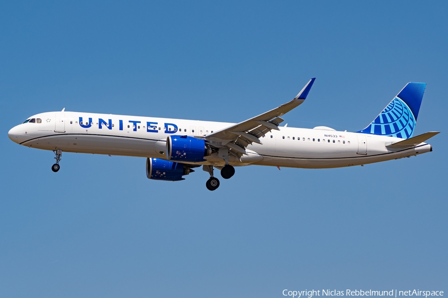United Airlines Airbus A321-271NX (N14533) | Photo 677497