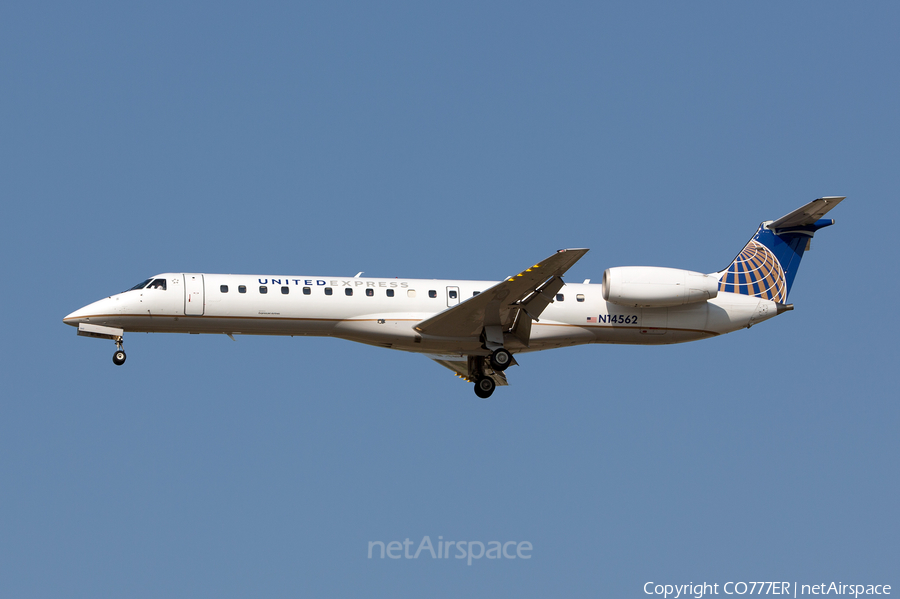 United Express (ExpressJet Airlines) Embraer ERJ-145LR (N14562) | Photo 11674