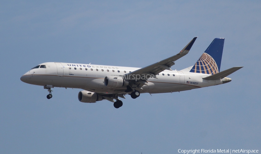 United Express (SkyWest Airlines) Embraer ERJ-175LR (ERJ-170-200LR) (N148SY) | Photo 350745