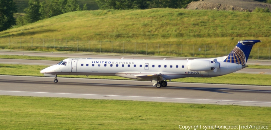 United Express (ExpressJet Airlines) Embraer ERJ-145LR (N14907) | Photo 328285