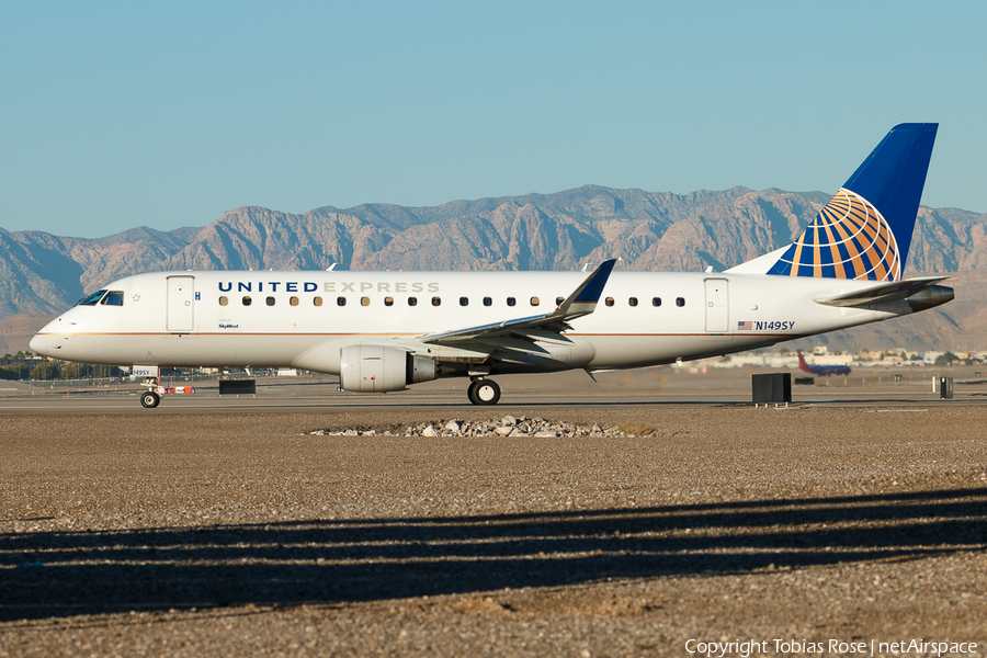 United Express (SkyWest Airlines) Embraer ERJ-175LR (ERJ-170-200LR) (N149SY) | Photo 331738