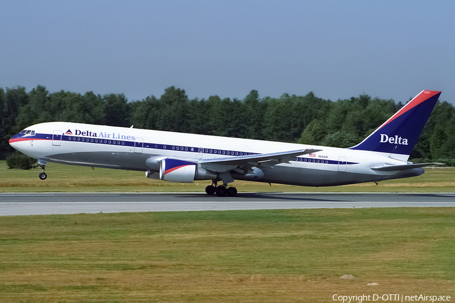 Delta Air Lines Boeing 767-3P6(ER) (N1501P) | Photo 415250